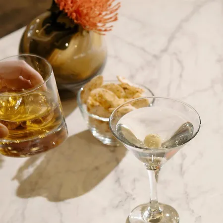 Adina 4*