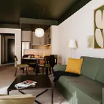 Adina Aparthotel 4*