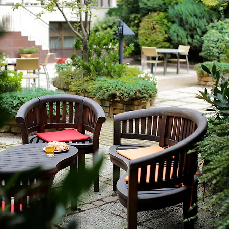 Lejlighedshotel Adina 4*