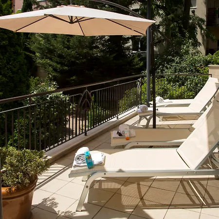 Hotel Adina 4*