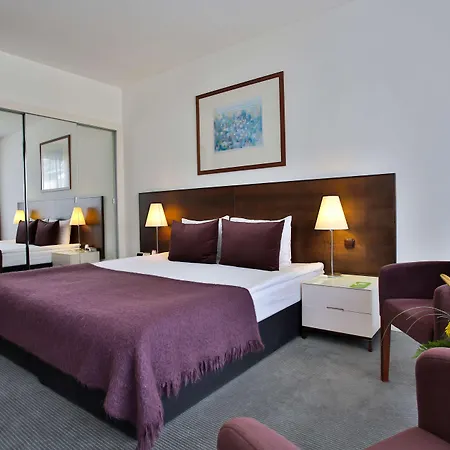 Lejlighedshotel Adina 4*