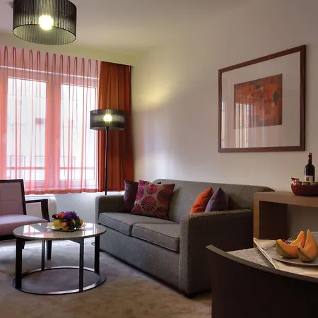 Adina Hotel apartamentowy 4*