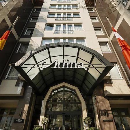 Adina 4*