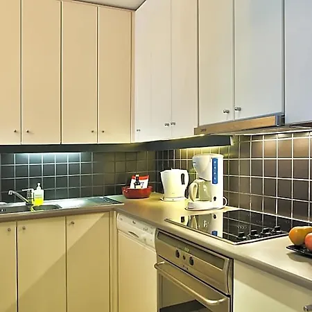 Aparthotel Adina 4*