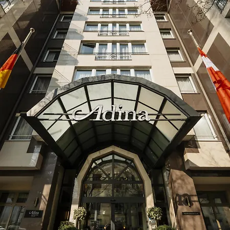 Adina 4*
