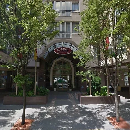 Hotel apartamentowy Adina 4*