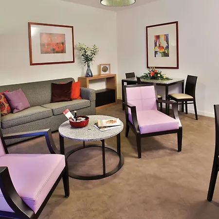 Adina Hotel apartamentowy 4*