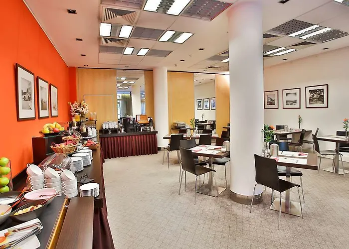 아디나 아파트먼트 아파트호텔 4*