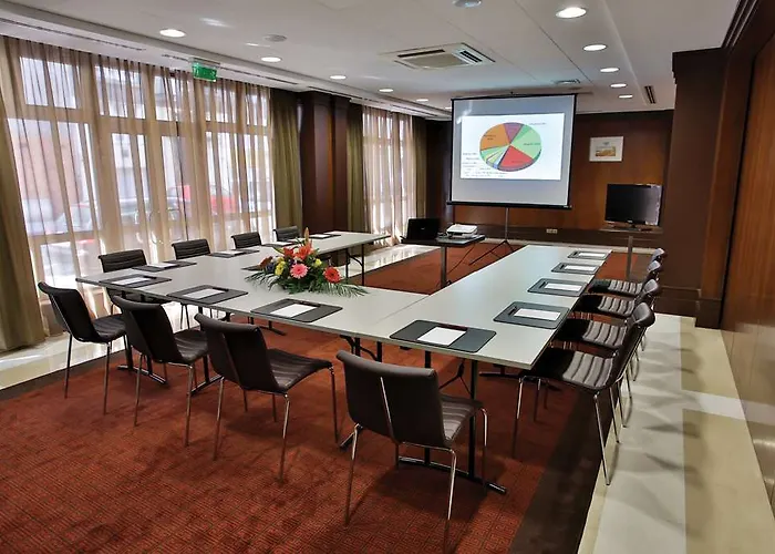 아디나 아파트먼트