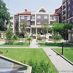 Adina Apart Otel 4*